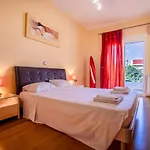Rose Garden House Кремасти