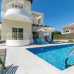 Rose Garden House *