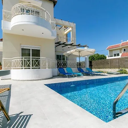 Rose Garden House *