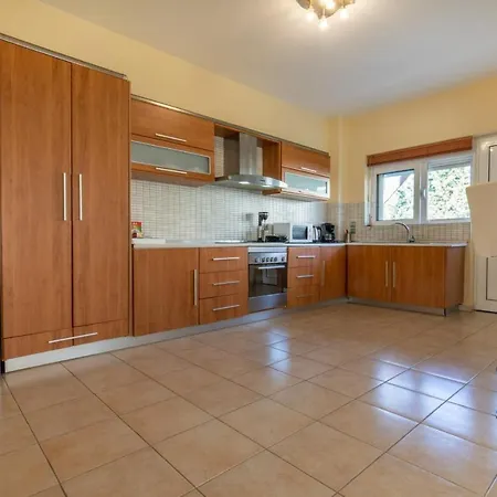 Rose Garden House * Kremastí