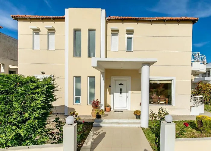 Rose Garden House Tatil Evi Kremastí