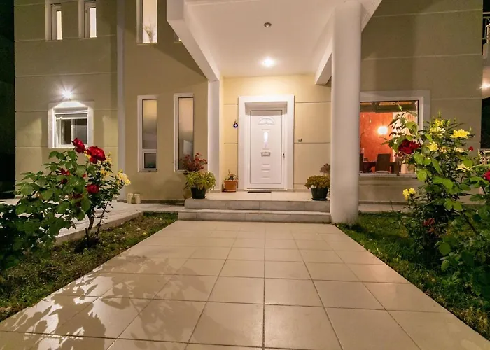 Rose Garden House بيت للعطل Kremastí