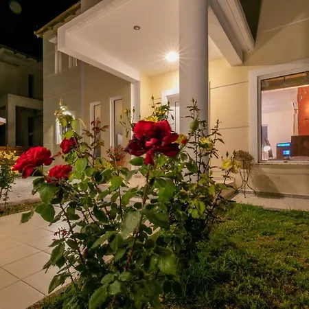 Rose Garden House Kremastí