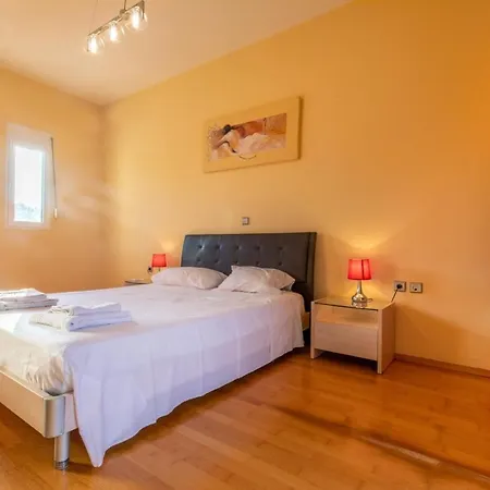 بيت للعطل Rose Garden House