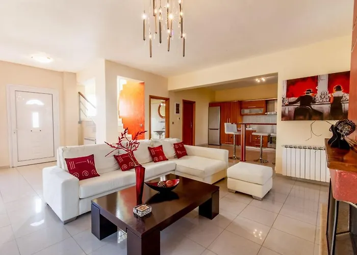 Rose Garden House * Kremastí